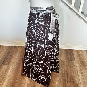 Diane Von Furstenberg Elegant Brown and cream Leaf Print Wrap Skirt XS/P